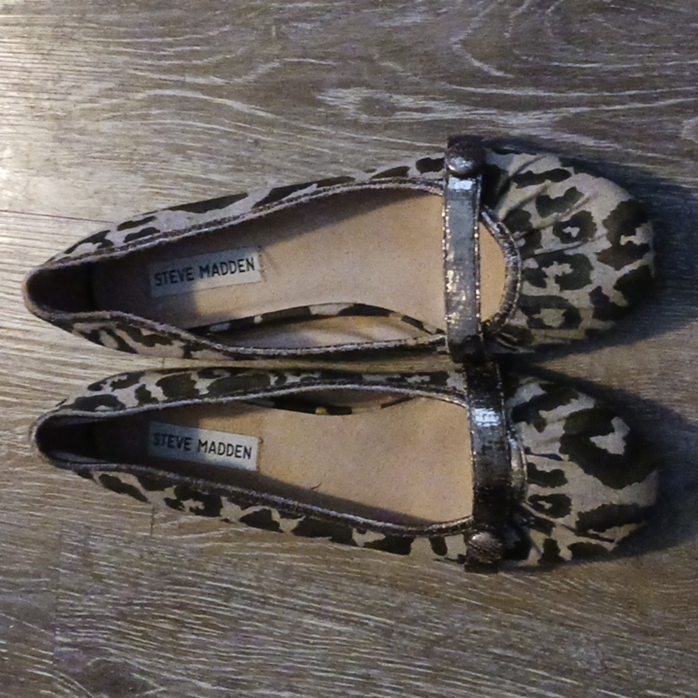 Steve Madden leopard print flats